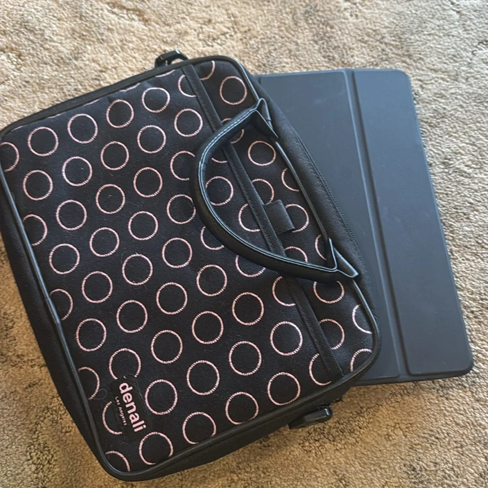 Black iPad Bag with Rectangular Shape and White Circle Pattern ⭕️
